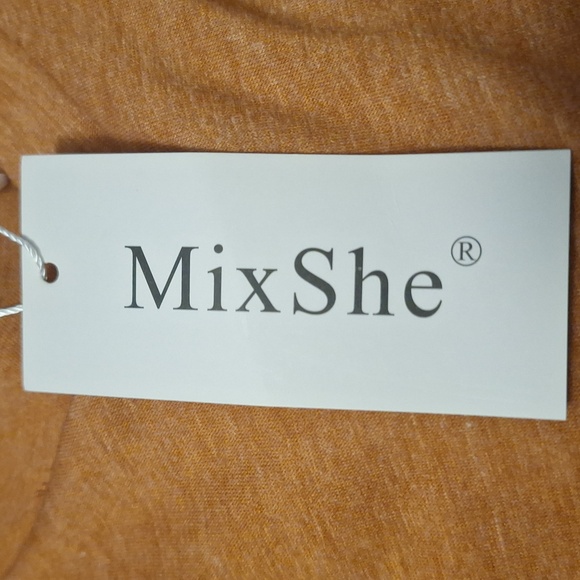 Mix She V-Neck Long Sleeve Fall Rust Tan Brown Top With 3 Detail Buttons - Picture 6 of 6